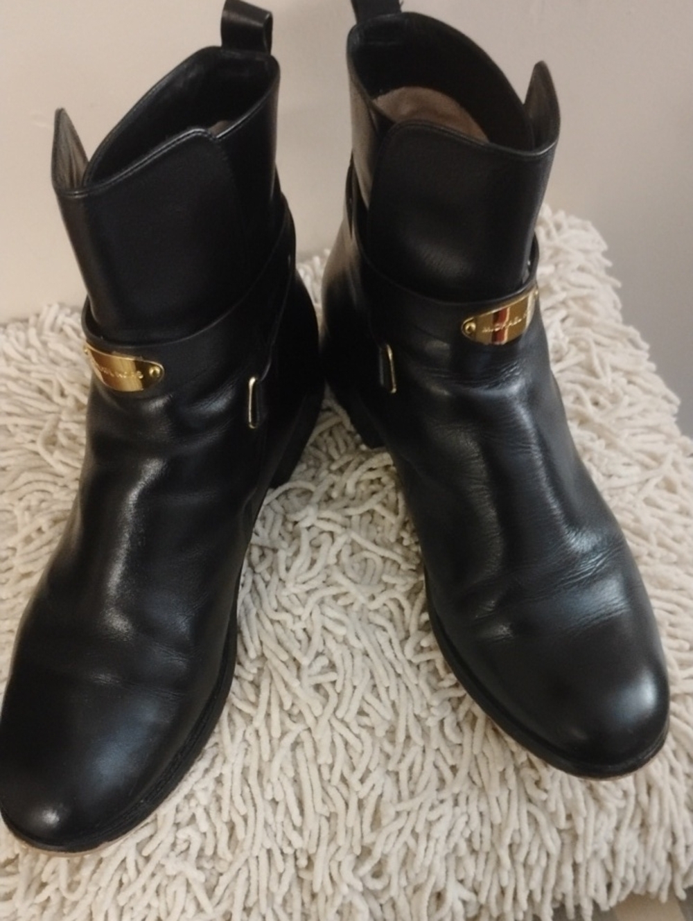 Micheal Micheal Kors Arley Black Leather Ankle Boots